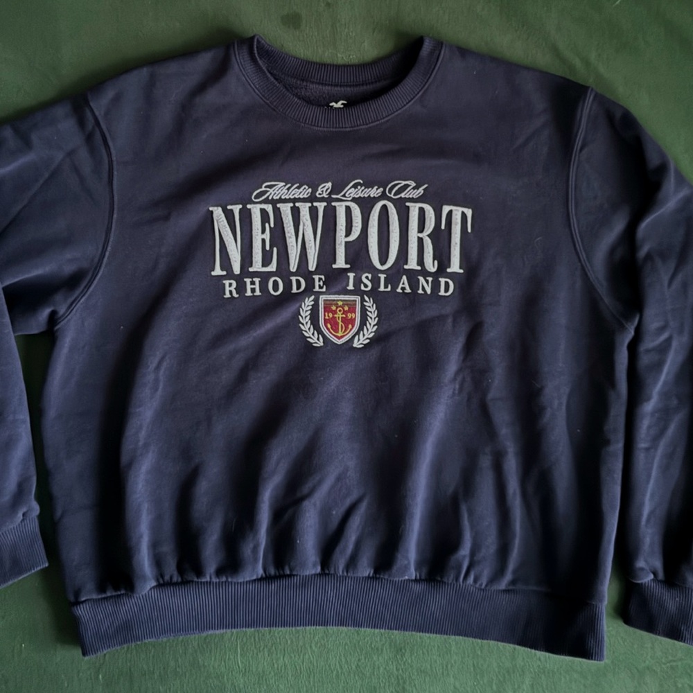 Hollister Newport Embroidered Crewneck
